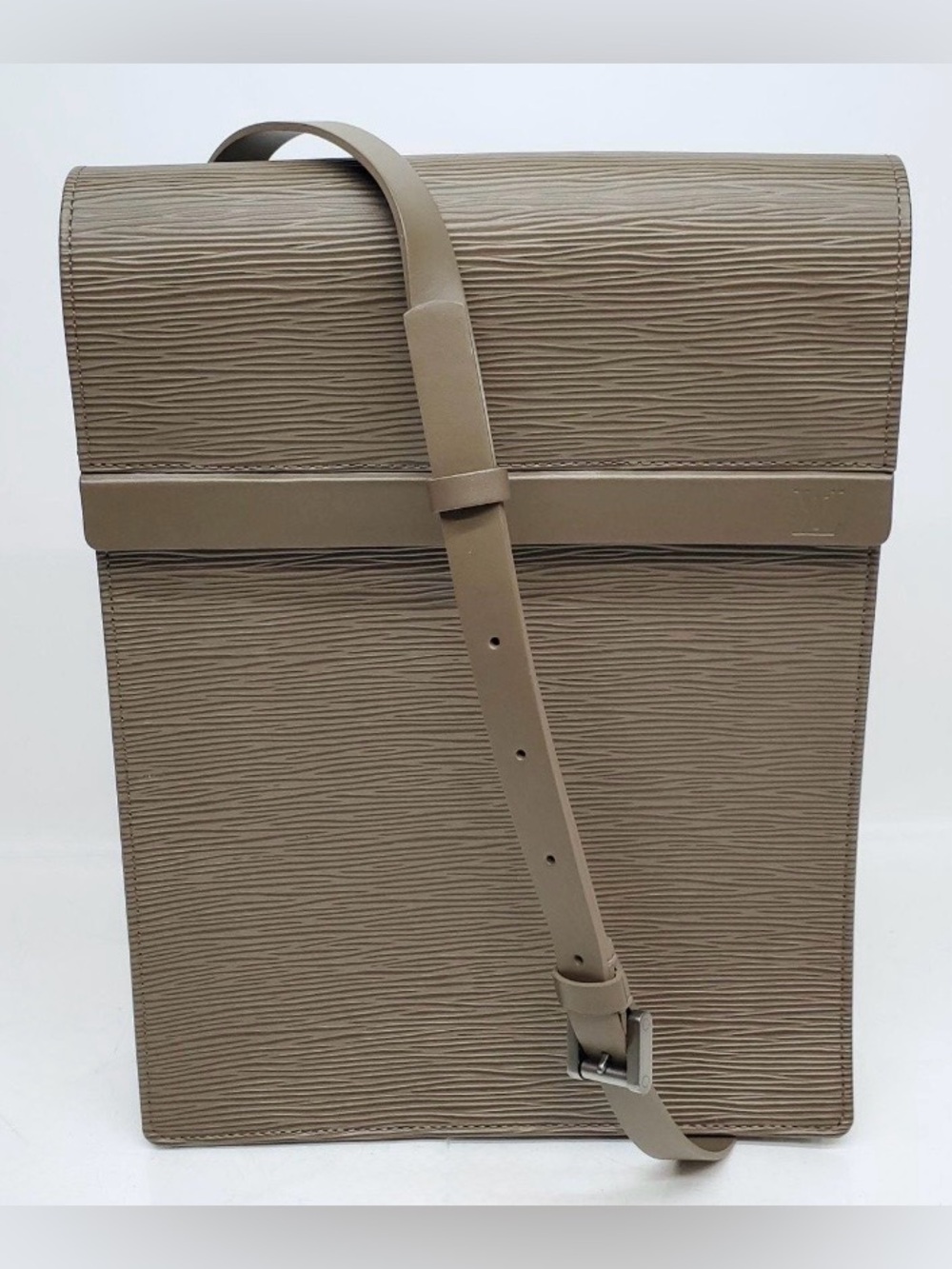 Authenticated LOUIS VUITTON PARIS BIARRITZ EPI LEATHER SHOULDER BAG